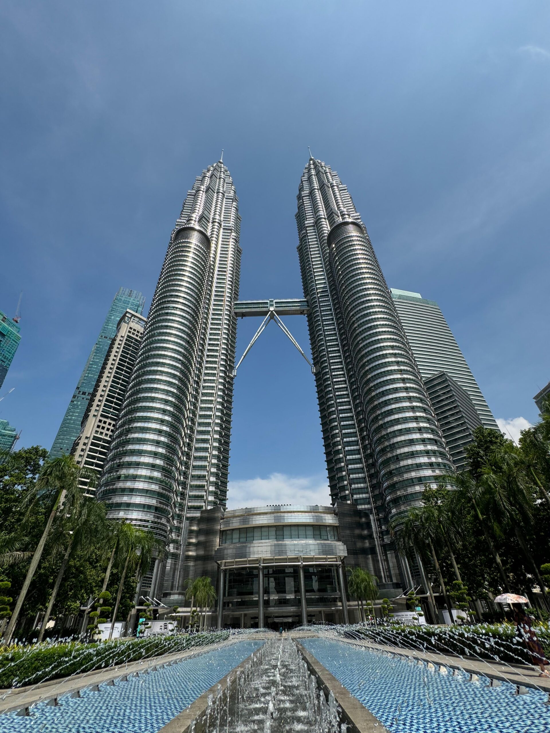 Experiencing the Petronas Twin Towers: A Must-Visit in Kuala Lumpur